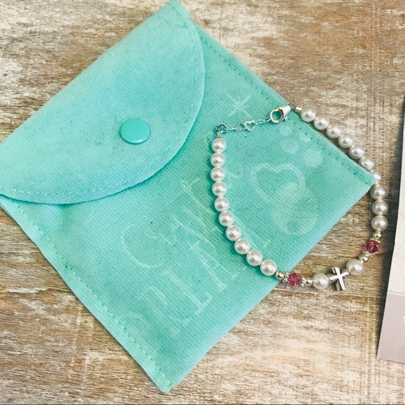 Children’s Swarovski Pearl SS Cross Bracelet - Picture 3 of 8